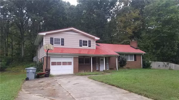 606 Honeysuckle RD, Asheboro, NC 27203