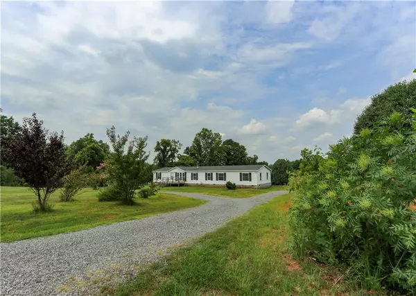 2709 Arnold RD, Hamptonville, NC 27020
