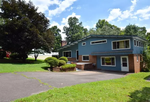 Mount Airy, NC 27030,362 Forest Knoll DR