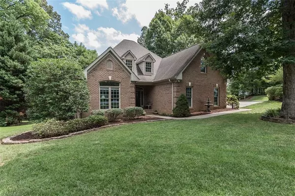 504 Mckenzie CT, Whitsett, NC 27377