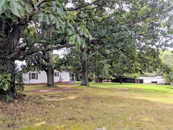 King, NC 27021,6020 NC Highway 66 S