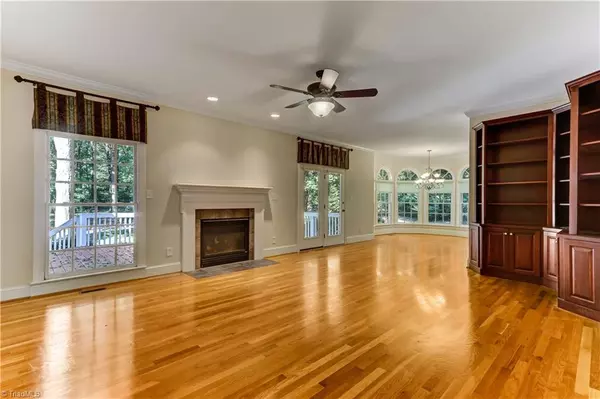 Oak Ridge, NC 27310,8511 Rosedale DR