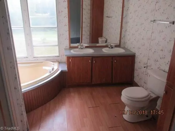 Stoneville, NC 27048,702 Comer RD