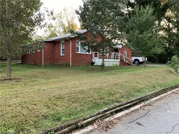 101 School ST, Lexington, NC 27292