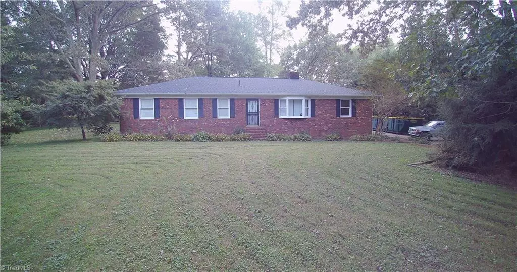 812 PINOAK RD, Greensboro, NC 27455