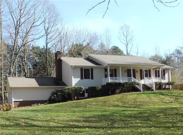 5204 Golden Acres RD, Oak Ridge, NC 27310