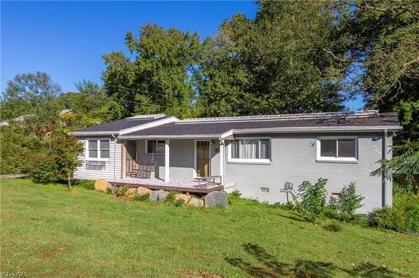 5322 Hilltop RD, Jamestown, NC 27282