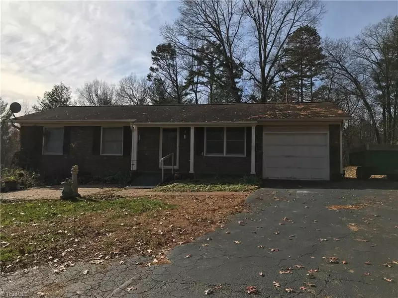 860 S Minton RD, Wilkesboro, NC 28697