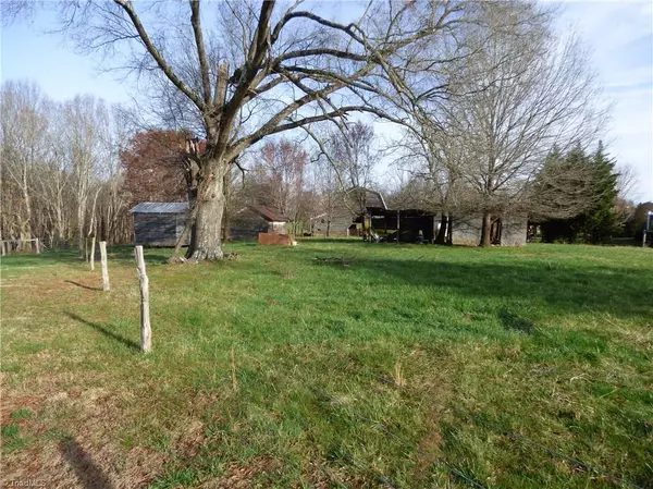 Statesville, NC 28625,587 Jane Sowers RD