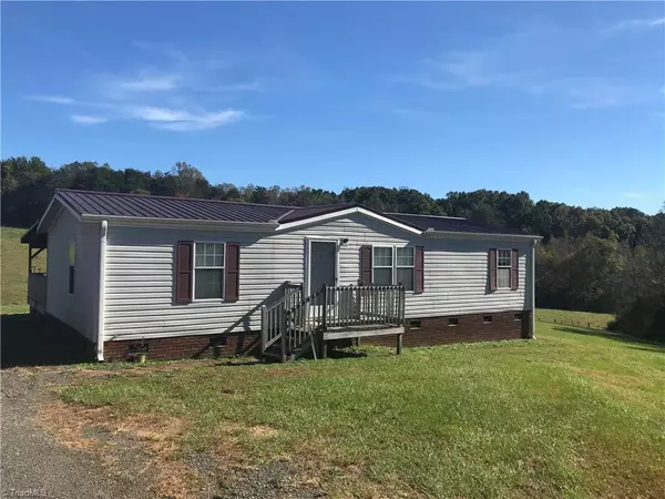 171 Clover LN, Mount Airy, NC 27030