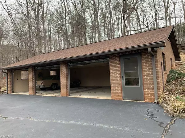 Walnut Cove, NC 27052,1135 Canyon Trail RD