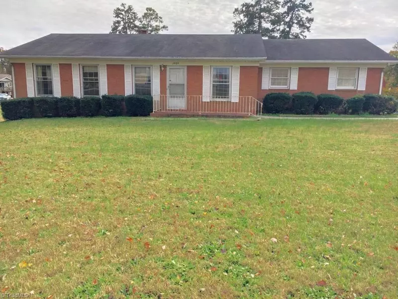 1609 Lexington AVE, Thomasville, NC 27360