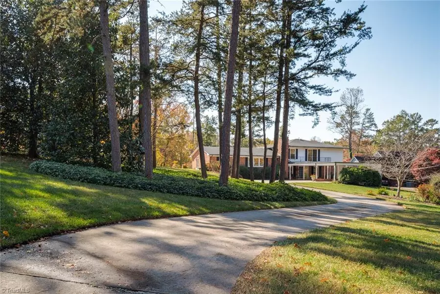 19 Lodge DR, Thomasville, NC 27360