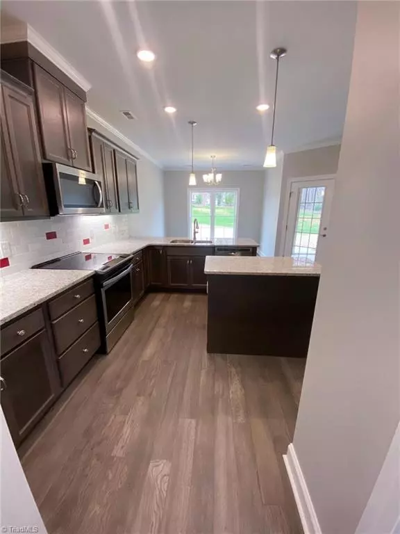 King, NC 27021,115 Park PL