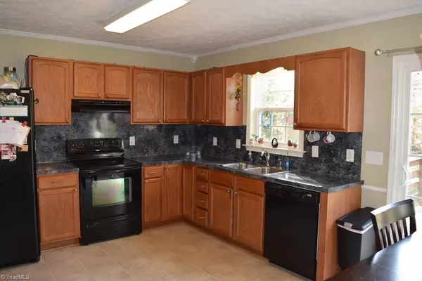 Tobaccoville, NC 27050,4086 Village Trace DR