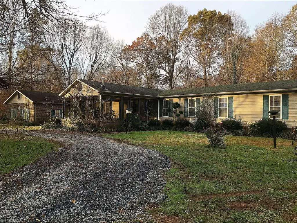 Sophia, NC 27350,6493 Flint Hill RD