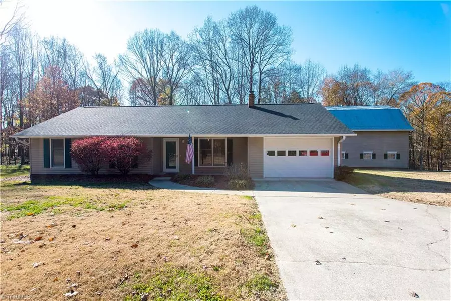 446 Hopkins RD, Kernersville, NC 27284