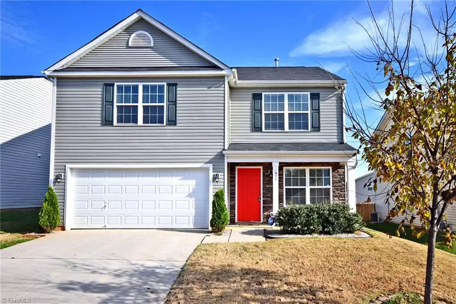 4977 Old Towne Village CIR, Pfafftown, NC 27040