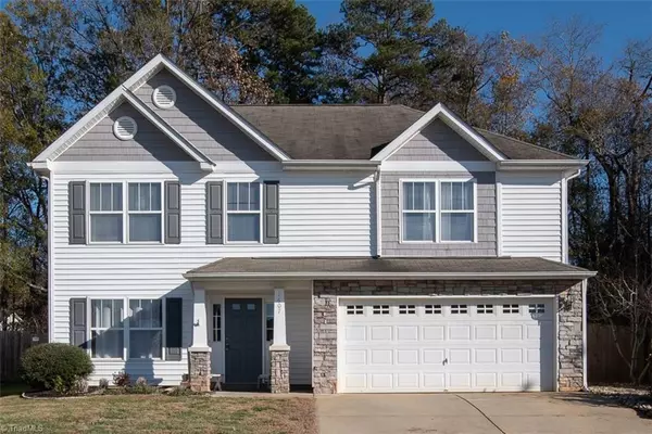 1607 Copper CIR, Mebane, NC 27302