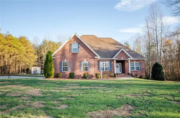 141 Hidden River LN, Statesville, NC 28625