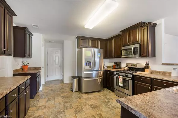 Kernersville, NC 27284,1651 Haddington Point DR