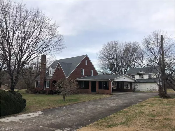 4200 W Old US Highway 421, Hamptonville, NC 27020