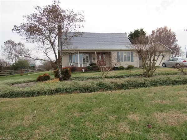 King, NC 27021,902 Mountainview RD