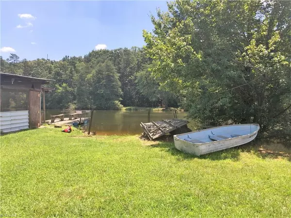 Hamptonville, NC 27020,0 Bobs Lake RD