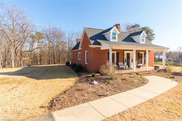 Mebane, NC 27302,3211 Labrador DR