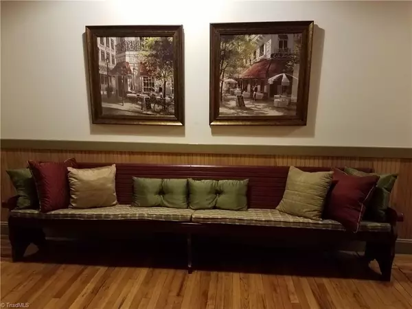 Mount Airy, NC 27030,165 Virginia ST #201