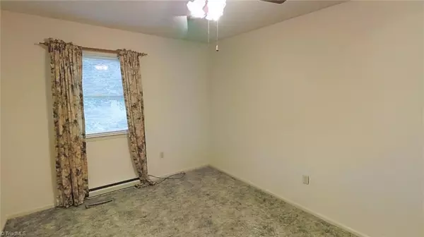 King, NC 27021,125 Maple Ridge DR