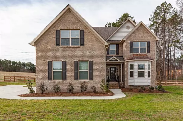 2633 Lunsford RD, Summerfield, NC 27358