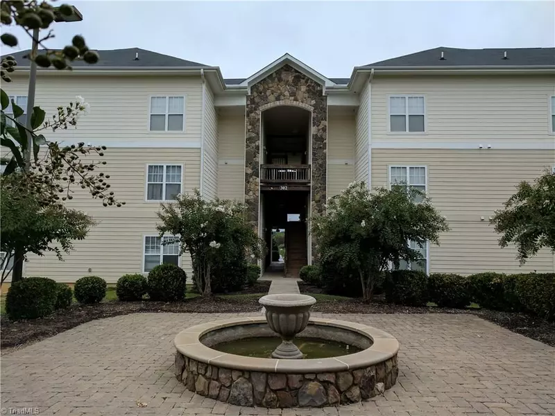 302 Campus Walk TRL #103, Elon, NC 27244