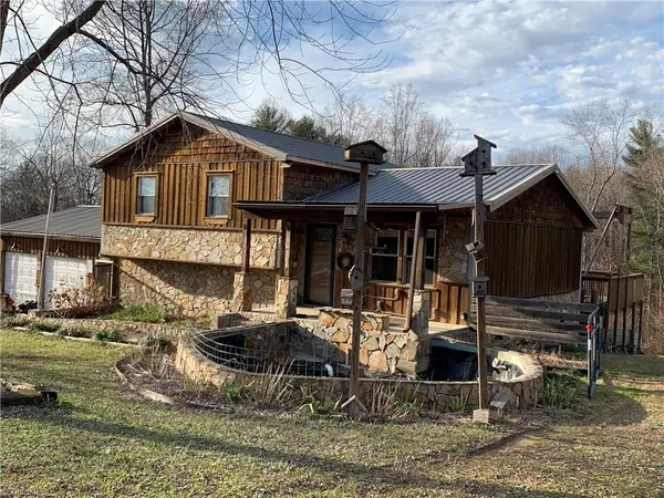 Mount Airy, NC 27030,164 Twin Oaks DR