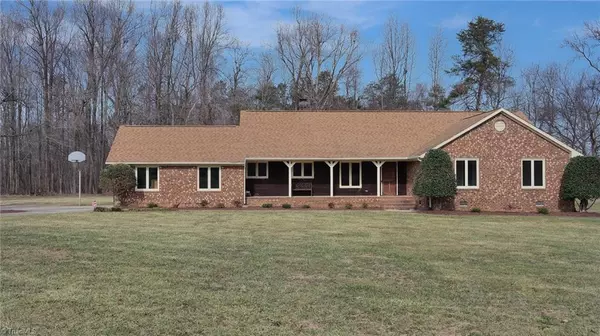 2203 Hunters Ridge DR, Pleasant Garden, NC 27313