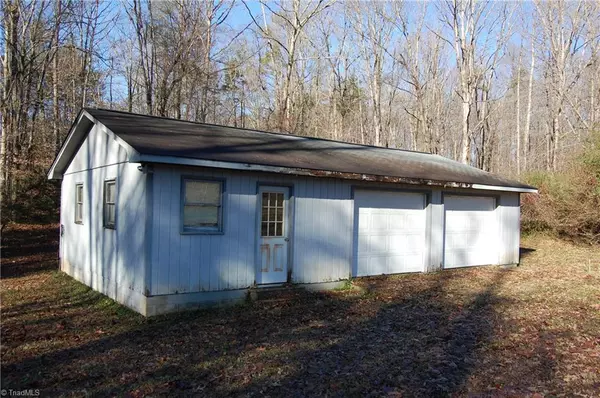 Roaring River, NC 28669,829 N Ridge RD