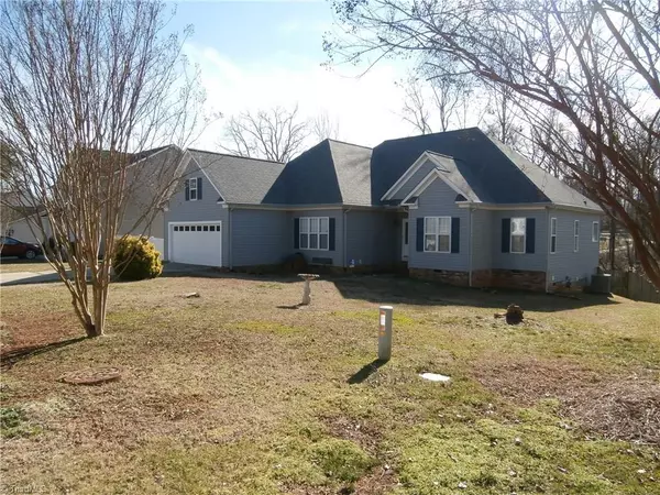 120 Cabot DR, Winston Salem, NC 27103