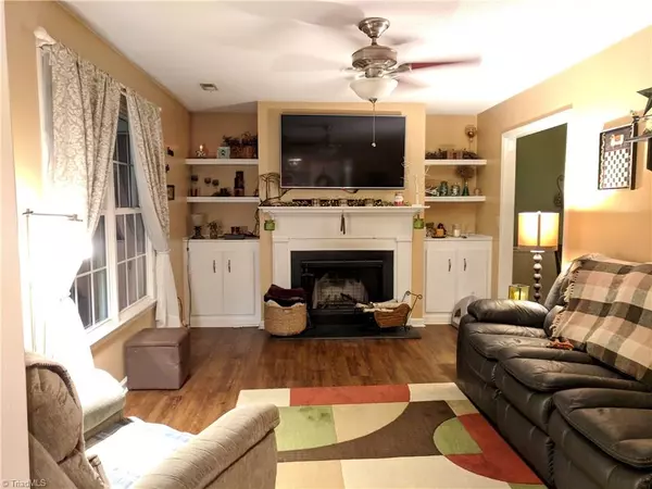 King, NC 27021,1564 Twin Oaks DR