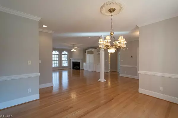 Oak Ridge, NC 27310,8534 Rosedale DR