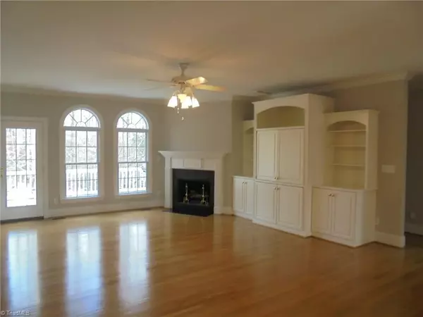 Oak Ridge, NC 27310,8534 Rosedale DR