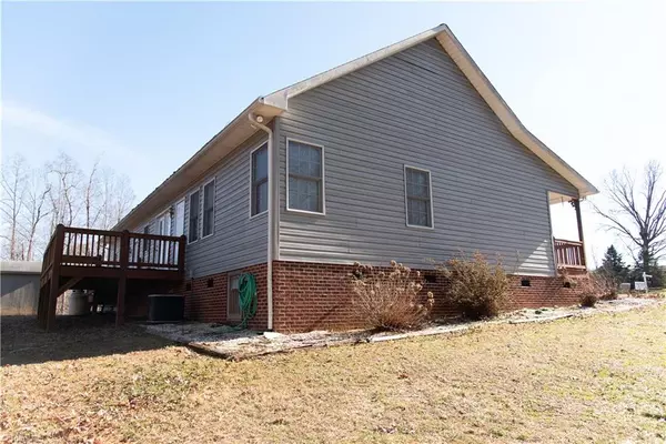 North Wilkesboro, NC 28659,189 Pansy LN