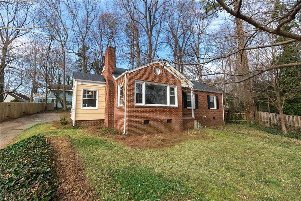 522 Willowbrook DR, Greensboro, NC 27403