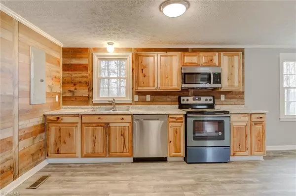 Madison, NC 27025,584 Danbury Bridge RD