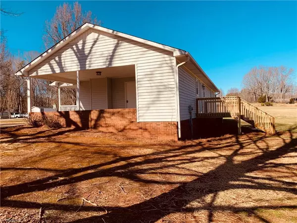 King, NC 27021,1772 William Fowler RD