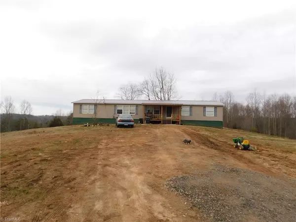 665 RR Ruritan Club RD, Roaring River, NC 28669