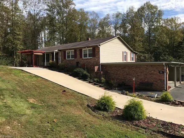 183 Emory ST, North Wilkesboro, NC 28659