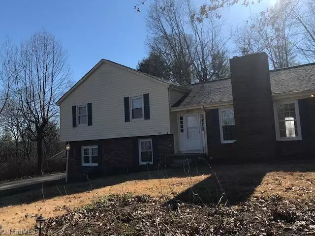 North Wilkesboro, NC 28659,332 Cricket Ivy LN