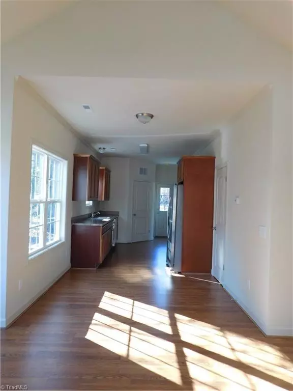 High Point, NC 27262,902 Putnam ST