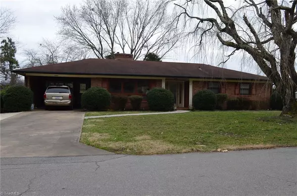 Wilkesboro, NC 28697,907 Hill AVE