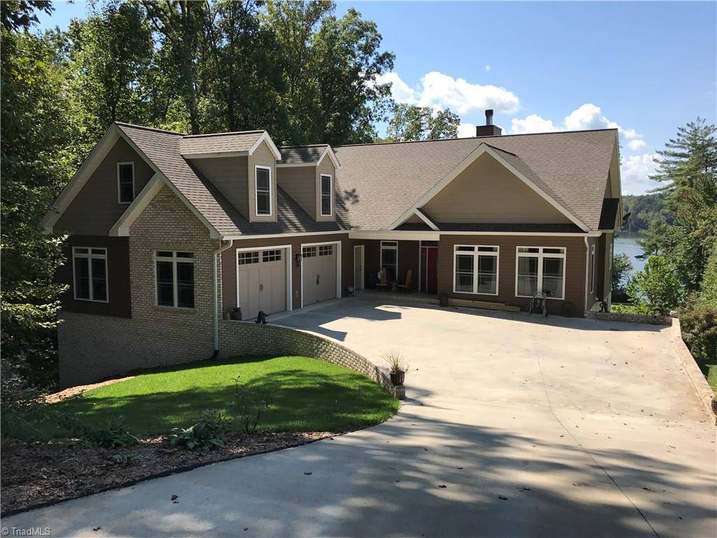 393 Lakepoint DR, Wilkesboro, NC 28697